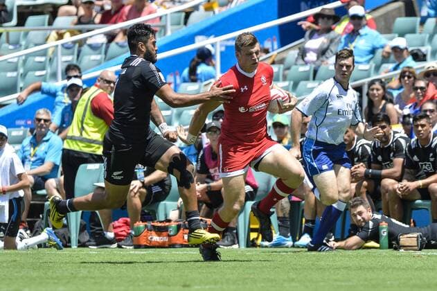 Rugby, HSBC Sevens World Series, Neuseeland - Kanada 06.02.2016. Sydney, Australia. HSBC World Rugby Sevens Sydney day 1. New Zealand versus Canada. Canadas Adam Zaruba scores a try. New Zealand won 27-12. xNigelxOwenx  ActionPlus11704480