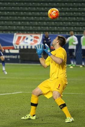 Fußball, USA gewinnt Test gegen Kanada February 5, 2015: The header by Altidore leaves Canada goalie Maxime Crepeau 1 helpless to stop in the game between the Canada and U.S.A., Stub Hub Center in Carson, CA. USA. Photographer: SOC 2016: Canada vs U.S.A. FEB 05 - ZUMAc04_