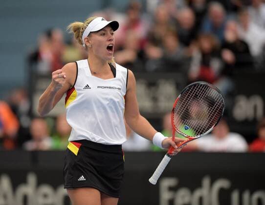 Leipzig Die deutsche Tennisspielerin Angelique Kerber gewinnt ihr Match gegen Timea Bacsinszky aus der Schweiz am 06.02.2016 im Fed-Cup-Viertelfinale Deutschland - Schweiz in Leipzig (Sachsen). Copyright: Modlax Eibner-Pressefoto EP_cma