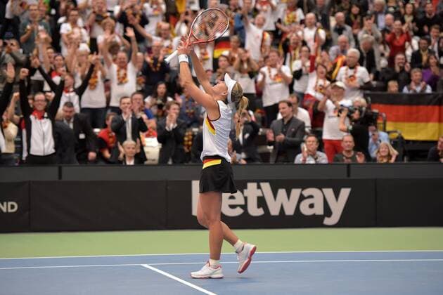 Leipzig Die deutsche Tennisspielerin Angelique Kerber gewinnt ihr Match gegen Timea Bacsinszky aus der Schweiz am 06.02.2016 im Fed-Cup-Viertelfinale Deutschland - Schweiz in Leipzig (Sachsen). Copyright: Modlax Eibner-Pressefoto EP_cma