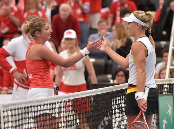 Bilder des Tages - SPORT Leipzig Die deutsche Tennisspielerin Angelique Kerber gewinnt ihr Match gegen Timea Bacsinszky aus der Schweiz am 06.02.2016 im Fed-Cup-Viertelfinale Deutschland - Schweiz in Leipzig (Sachsen). Copyright: Modlax Eibner-Pressefoto EP_cma