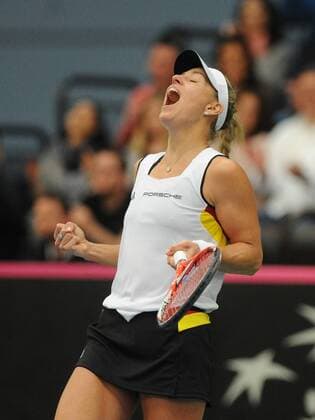 Leipzig Angelique Kerber,(GER) beim Fed Cup Deutschland vs Schweiz, 06.02.16, Angelique Kerber (GER) vs Timea Bacsinszky,(SUI) Copyright: Franz Eibner-Pressefoto EP_PFZ