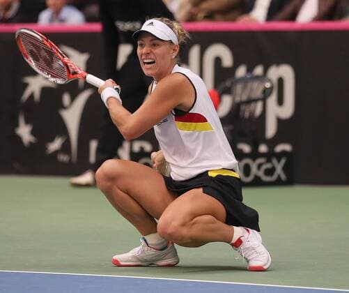 Angelique Kerber (GER) besiegt Timea Bacsinszky (SUI) und gleicht damit zum 1-1 aus.