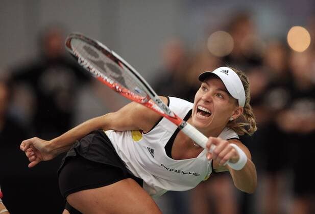 Angelique Kerber (GER) besiegt Timea Bacsinszky (SUI) und gleicht damit zum 1-1 aus.