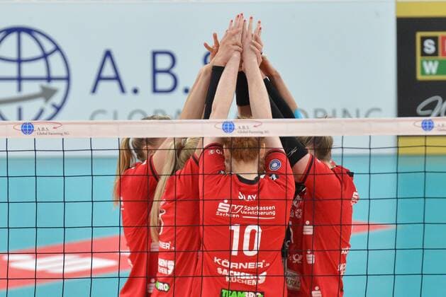 Bilder des Tages - SPORT 06.02.2016, xtkx, Volleyball 1.Bundesliga Damen, VC Wiesbaden vs. Dresdner SC, emspor v.l. Kathleen Slay (Dresdner SC),