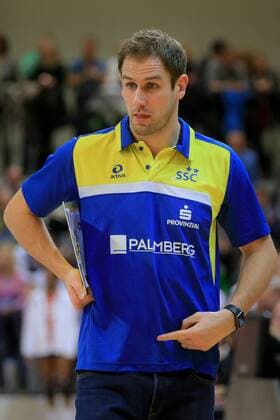 Schwerin, 06. February 2016 Volleyball, Saison 2015 2016, Bundesliga Frauen, Schweriner SC - Rote Raben Vilsbiburg: Felix Koslowski (Trainer Schweriner SC)