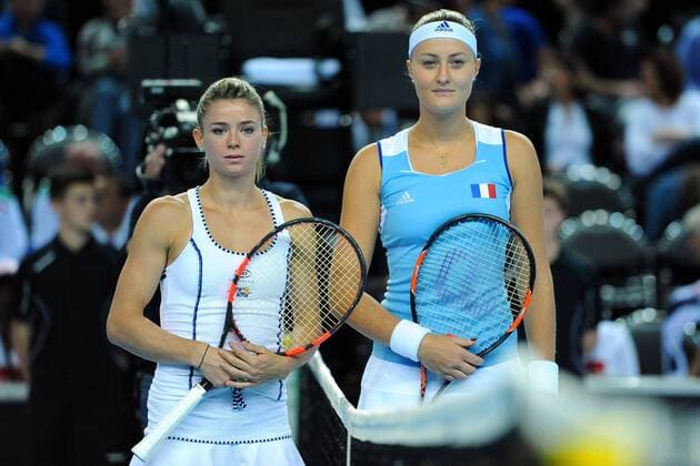 Tennis, FedCup, Frankreich - Italien Kristina Mladenovic (FRA) Camila Giorgi (ITA) TENNIS : Fed Cup - FRA vs ITA - 06 02 16 TennisMagazine Panoramic 