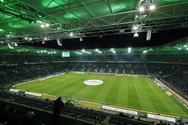 Stadion Borussia-Park, Panoramaansicht vor dem Spiel, Fussball, Bundesliga, 2015 2016, Borussia Moenchengladbach gegen SV Werder Bremen 5:1 Fussball, Bundesliga, 2015 2016, Borussia Moenchengladbach gegen SV Werder Bremen 5:1, Stadion Borussia-Park, Stadionansicht vor dem Spiel, Flutlichtspiel, sports, football, Bundesliga, 2015 2016, Borussia Moenchengladbach versus SV Werder Bremen 5:1, Stadium Borussia Park, stadium view before kickoff, floodlight