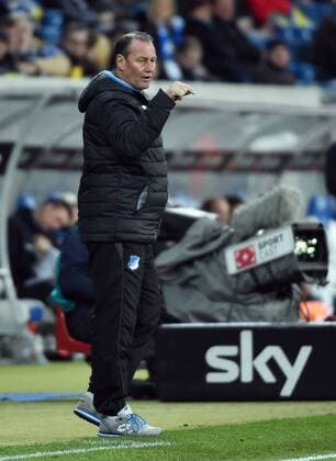 07.02.2016, xjhx, Fussball 1.Bundesliga, TSG 1899 Hoffenheim - SV Darmstadt 98, emspor emonline, v.l. Trainer Huub Stevens (1899 Hoffenheim) gibt Anweisungen, gestikuliert, mit den Armen gestikulieren gives instructions, gesticulate.
