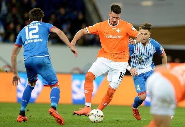 07.02.2016, xfux, Fussball 1.Bundesliga, TSG 1899 Hoffenheim - SV Darmstadt 98, emspor emonline, v.l. Tobias Strobl (1899 Hoffenheim), Sandro Wagner (SV Darmstadt 98), Ermin Bicakcic (1899 Hoffenheim)