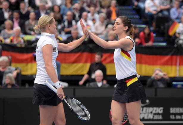 Leipzig Andrea Petkovic (GER) und Anna-Lena Groenefeld Groenefeld (GER) beim Fed Cup Erste Runde, 5. Spiel - Doppel - Andrea Petkovic (GER) und Anna-Lena Groenefeld Groenefeld (GER) vs Belinda Bencic (SUI) und Martina Hingis (SUI), 07.02.2016 , Copyright: Modla Eibner-Pressefoto ep_cma