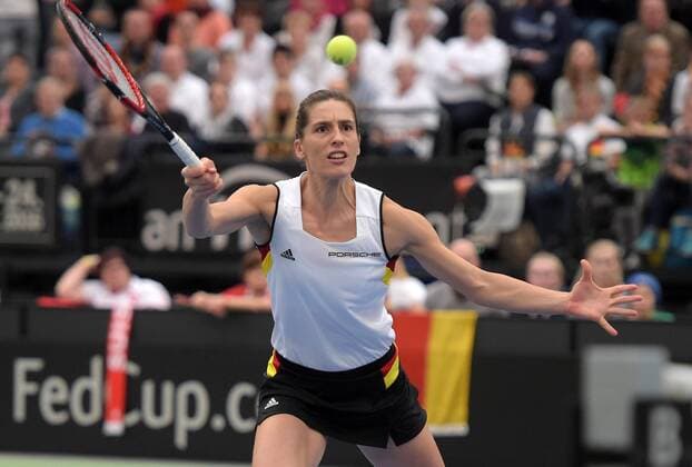 Leipzig Andrea Petkovic (GER) beim Fed Cup Erste Runde, 5. Spiel - Doppel - Andrea Petkovic (GER) und Anna-Lena Groenefeld Groenefeld (GER) vs Belinda Bencic (SUI) und Martina Hingis (SUI), 07.02.2016 , Copyright: Modla Eibner-Pressefoto ep_cma