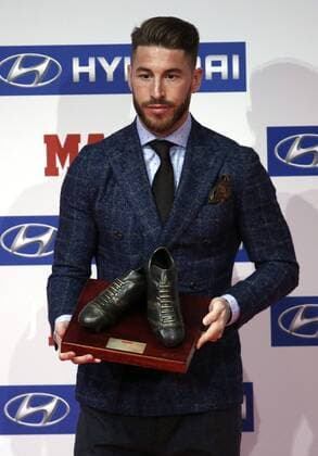 Real Madrid s defender Sergio Ramos after receiving the Luis Aragones Award -for the best National player- during the Marca Sports Journal Award Ceremony held in Madrid, Spain on 08 February 2016 MARCA SPORTS JOURNAL AWARD CEREMONY !ACHTUNG: NUR REDAKTIONELLE NUTZUNG!  20160208-635905477301814830