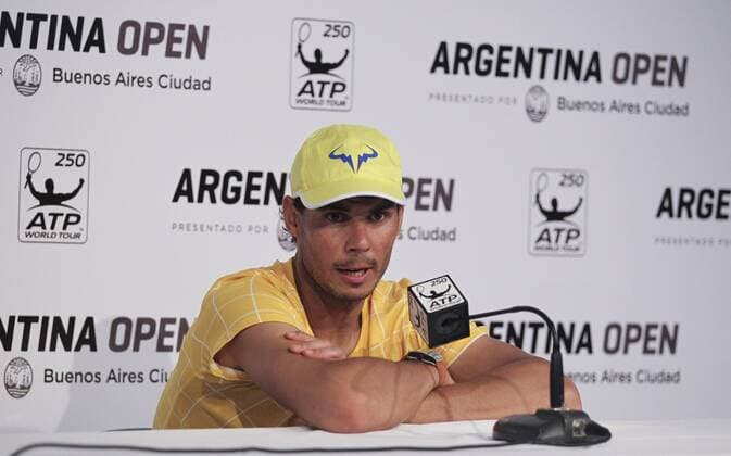 Bilder des Tages - SPORT Spanish tennis player Rafael Nadal delivers a press briefing at the Open ATP Tennis Herren in Buenos Aires, Argentina, 08 February 2016. Nadal, who holds the fifth position at the ATP rate, arrived in the country to play at the Buenos Aires ATP 250 with motivation and the conviction that he is going to have a great year. EFE David Fernandez ARGENTINA OPEN ATP RAFAEL NADAL PRESSER !ACHTUNG: NUR REDAKTIONELLE NUTZUNG!  BS02 20160208-635905655680770557