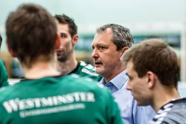 Heim-Trainer Mirko Culic (Netzhoppers Trainer 2vr) GER, Berlin, Volleyball, 1. Bundesliga, Spieltag, DVL, Saison 2015 2016, 09.02.2016, Landkost-Arena, Netzhoppers Königs Wusterhausen Bestensee - VfB Friedrichshafen