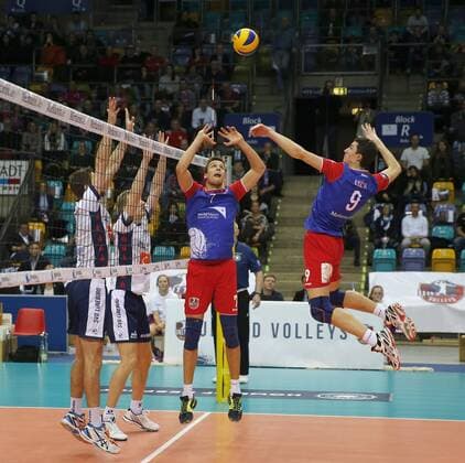 Volleyball - 1. Bundesliga - 07.02.2016, UNITED VOLLEYS RHEINMAIN vs. LVG LÜNEBURG, SCOTT MICHAEL KEVORKEN, JANNIK PÖRNER (LVG), JANNIS HOPT, GEORG ESCHER (UNITED), -
