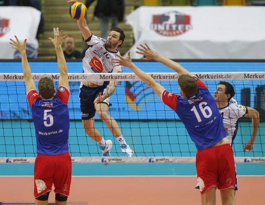 Volleyball - 1. Bundesliga - 07.02.2016, UNITED VOLLEYS RHEINMAIN vs. LVG LÜNEBURG, LUKAS BAUER (UNITED), STEVEN MARSHALL (LVG), CHRSTIAN DÜNNES (UNITED), MICHEL SCHLIEN (LVG), -