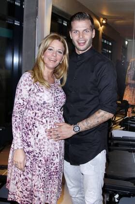 Dennis Diekmeier mit Frau Dana bei der Eröffnung des zweiten Fitness-Studios BodyMethod im Friesenweg. Hamburg, 10.02.2016 Foto:xgbrcix xFuturexImage