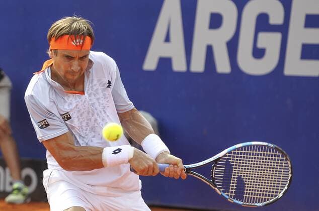 Spanish tennis player David Ferrer in action against Argentinian Renzo Olivo during the ATP Tennis Herren Tenis Buenos Aires in Argentina, 11 February 2016. EFE David Fernandez DAVID FERRER VS RENZO OLIVO !ACHTUNG: NUR REDAKTIONELLE NUTZUNG!  BAS03 20160211-635908225572204702
