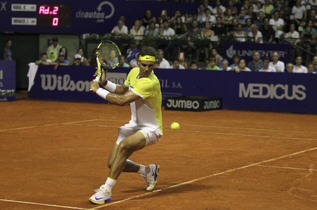 Spanish Rafel Nadal in action against Argentine Juan Monaco during his match of the tennis ATP Tennis Herren Tournament of Buenos Aires, Argentina, 11 February 2016. EFE David Fernandez ATP tournament of Buenos Aires !ACHTUNG: NUR REDAKTIONELLE NUTZUNG!  BAS00 20160212-635908434741969935