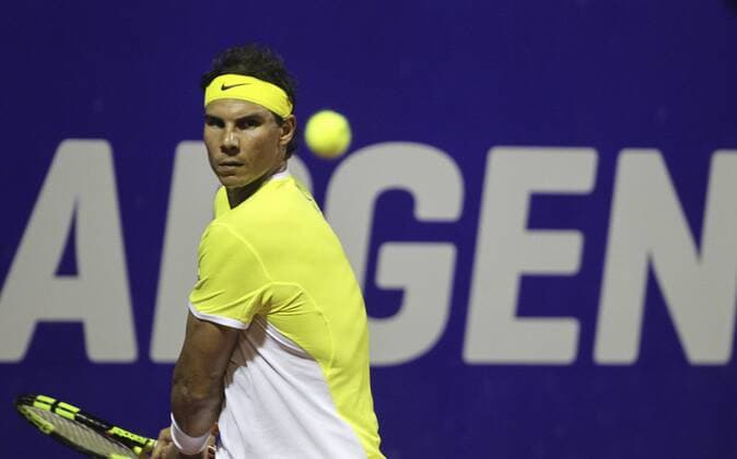 Spanish Rafel Nadal in action against Argentine Juan Monaco during his match of the tennis ATP Tennis Herren Tournament of Buenos Aires, Argentina, 11 February 2016. EFE David Fernandez ATP tournament of Buenos Aires !ACHTUNG: NUR REDAKTIONELLE NUTZUNG!  BAS00 20160212-635908435385625935