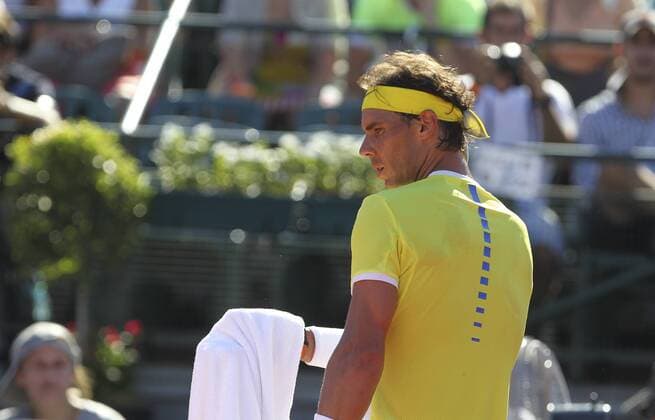 Spanish tennis player Rafael Nadal in action against Italian Paolo Lorenzi during the ATP Tennis Herren Buenos Aires quarter-final match in Argentina, 12 February 2016. EFE David Fernandez PAOLO LORENZI VS RAFAEL NADAL !ACHTUNG: NUR REDAKTIONELLE NUTZUNG!  BAS28 20160212-635909125374062177