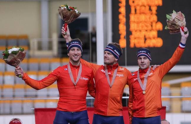 MOSCOW REGION, RUSSIA. FEBRUARY 12, 2016. Gold medal winners Jan Blokhuijsen, Douwe de Vries, Arjan Stroetinga of the Netherlands wave during the podium ceremony for men s team pursuit at 2016 ISU World Single Distances Speedskating Championships in Kolomna, Moscow Region. Sergei Savostyanov TASS  TS0171F3