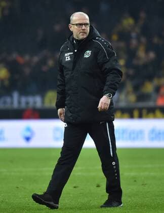 13.02.2016, Fussball, Saison 2015 2016, 1. Bundesliga, 21. Spieltag, Borussia Dortmund - Hannover 96, Trainer Thomas Schaaf (Hannover 96)