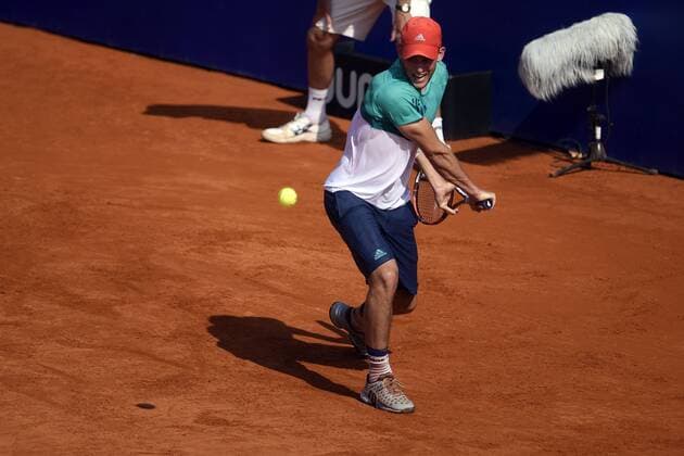 Austrian Dominic Thiemi returns the ball to Spanish Rafel Nadal during the semifinals match of the tennis ATP Tennis Herren Tournament of Buenos Aires, Argentina, 13 February 2016. ATP TOURNAMENT OF BUENOS AIRES !ACHTUNG: NUR REDAKTIONELLE NUTZUNG!  BAS20 20160213-635909931223719103
