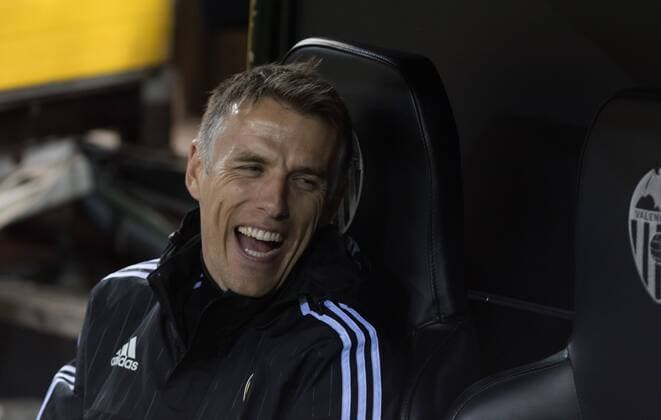 Fußball, FC Valencia - Espanyol Barcelona Valencia, 13 de febrero de 2016. Partido de Liga BBVA correspondiente a la jornada 24 entre Valencia CF y RCD Espanyol. Phil Neville rie antesa de empezar el partido.(Photo: Maria Jose Segovia Cordon Press)  xMariaxJosexSegoviax xx