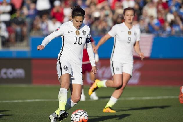Fußball, Damen Olympia Qualifikation, USA - Mexiko February 13, 2016: United States forward Alex Morgan (13) kicks the ball and scores the games only goal during the match between the United States and Mexico during the CONCACAF 2016 Olympic Qualifying Championship at Toyota Stadium, in Frisco, Texas. The United States defeated Mexico 1-0. Soccer 2016: United States vs Mexico FEB 13 - ZUMAc04_