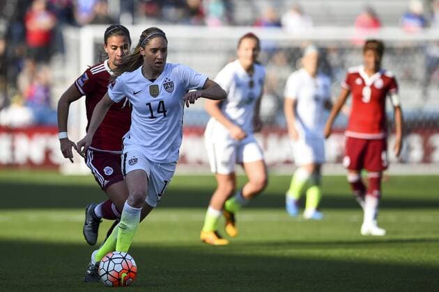 Fußball, Damen Olympia Qualifikation, USA - Mexiko February 13, 2016: United States midfielder Morgan Brian (14) dribbles the ball downfield during the match between the United States and Mexico during the CONCACAF 2016 Olympic Qualifying Championship at Toyota Stadium, in Frisco, Texas. The United States defeated Mexico 1-0. Soccer 2016: United States vs Mexico FEB 13 - ZUMAc04_