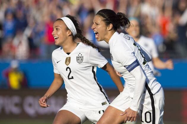 Fußball, Damen Olympia Qualifikation, USA - Mexiko February 13, 2016: United States midfielder Carli Lloyd (10) and United States forward Mallory Pugh (2) celebrate after scoring a goal during the match between the United States and Mexico during the CONCACAF 2016 Olympic Qualifying Championship at Toyota Stadium, in Frisco, Texas. The United States defeated Mexico 1-0. Soccer 2016: United States vs Mexico FEB 13 - ZUMAc04_
