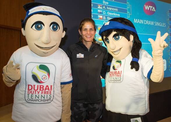 Julia Goerges (GER) mit den zwei Turnier Maskotchen,Pressekonferenz Tennis - Dubai Tennis Championships 2016 - WTA Tennis Damen - Dubai Duty Free Tennis Stadium - Dubai - - United Arab Emirates - 13 February 2016.