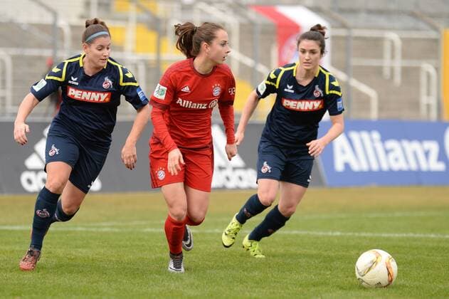 v.li.: Irina London (Köln, 14) Sara Ilonka Däbritz (Sara Daebritz, FC Bayern München, FCB, 33) Christina Julien (Köln, 11), Fussball, Allianz Frauen-Bundesliga, FC Bayern München - 1. FC Köln, xslx