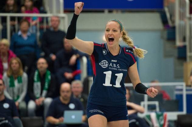 14.02.2016, Halle Berg Fidel, Muenster Volleyball, Bundesliga Frauen, USC Münster Muenster vs. VC Wiesbaden Jubel Elizabeth Hintemann ( 11 Wiesbaden)