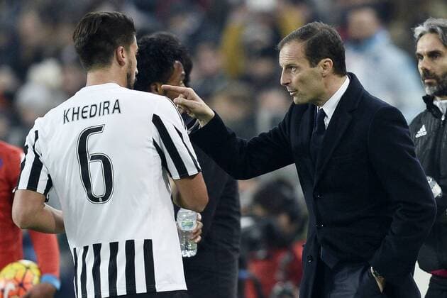 Turin, Italien - Fussball, Serie A, Juventus Turin vs. SSC Napoli: Massimiliano Allegri-Sami Khedira 