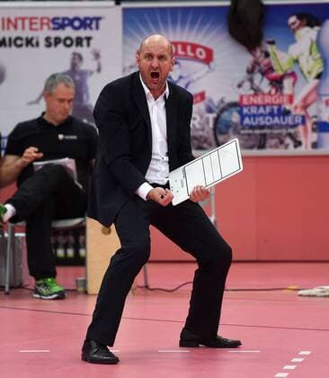 Volleyball Saison 2015 2016 14.02.2016 1. Volleyball Bundesliga TV Rottenburg - SWD powervolleys Dueren JUBEL TVR, Trainer Hans Peter Mueller - Angstenberger (TV Rottenburg,re) 