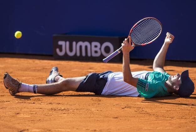 Austrian tennis player Dominic Thiem celebrates victory after the final of the ATP Tennis Herren Argentina Open against Spain s Nicolas Almagro in Buenos Aires, capital of Argentina, on Feb. 14, 2016. Dominic Thiem won 2-1 to claim the title. Martin Zabala) (vf) (ah) (SP)ARGENTINA-BUENOS AIRES-TENNIS-OPEN e MARTINxZABALA 
