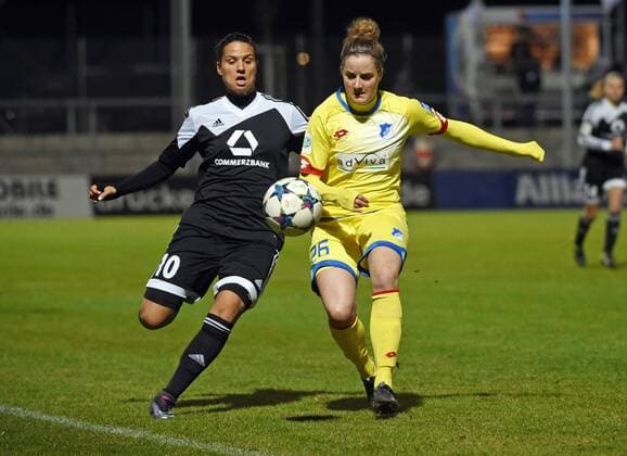 15.02.2016, xjhx, Fussball 1.Bundesliga Damen, 1.FFC Frankfurt - TSG 1899 Hoffenheim, emspor, v.l. Dzsenifer Marozsan (1.FFC Frankfurt), Sophie Howard (TSG Hoffenheim 1899)
