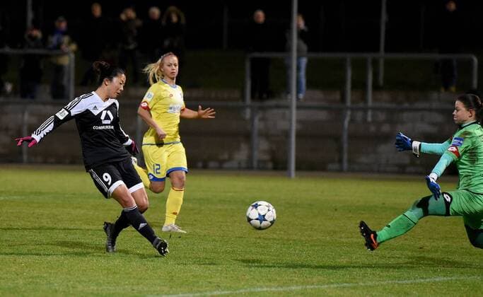 15.02.2016, xfux, Fussball 1.Bundesliga Damen, 1.FFC Frankfurt - TSG 1899 Hoffenheim, emspor, v.l. Yuki Ogimi (1.FFC Frankfurt), Stephanie Breitner (TSG Hoffenheim 1899), Martina Tufekovic (TSG Hoffenheim 1899) Goal scored, Tor zum 0:3
