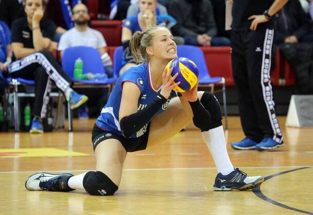 Bilder des Tages - SPORT Allianz MTV Stuttgart - Volleystars Thüringen Deutschland, Stuttgart, 17.02.2016, Volleyball, 1. Bundesliga Frauen, Saison 2015 2016, Allianz MTV Stuttgart - Volleystars Thüringen: Femke Stoltenborg (Allianz MTV Stuttgart).