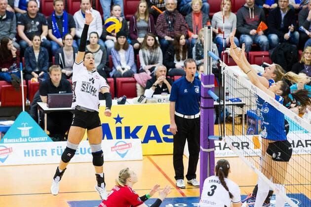 Stuttgart Angriff Lia-Tabea Mertens ( 4 VolleyStars Thueringen); 1. Volleyball Bundesliga Damen, SCHARRena, Stuttgart Deutschland , 20160217; Allianz MTV Stuttgart vs VolleyStars Thueringen; Copyright: Wuechner Eibner-Pressefoto EP_NWR