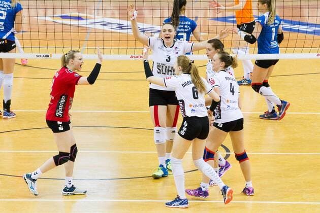 Stuttgart Jubel Michelle Petter ( 2 VolleyStars Thueringen), Veronika Trnkova ( 3 VolleyStars Thueringen), Claudia Steger ( 11 VolleyStars Thueringen) und Lia-Tabea Mertens ( 4 VolleyStars Thueringen); 1. Volleyball Bundesliga Damen, SCHARRena, Stuttgart Deutschland , 20160217; Allianz MTV Stuttgart vs VolleyStars Thueringen; Copyright: Wuechner Eibner-Pressefoto EP_NWR