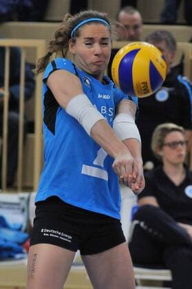 17.02.2016, xtkx, Volleyball 1.Bundesliga Damen, VC Wiesbaden - Nawaro Straubing emspor v.l. Esther van Berkel (VC Wiesbaden),
