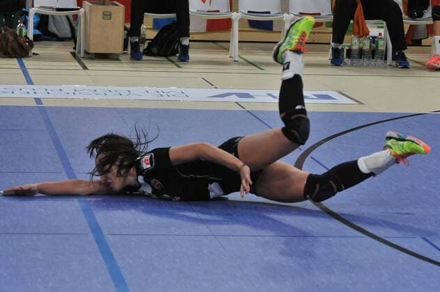 17.02.2016, xtkx, Volleyball 1.Bundesliga Damen, VC Wiesbaden - Nawaro Straubing emspor v.l. Bruna Lepesteur Gianlorenco (Straubing),