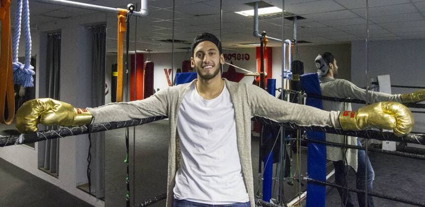 Fußball, Fotoshooting mit Hakan Calhanoglu in Kölner Boxcenter Bayer Leverkusen 1. Fussball Bundesliga Saison 2015 2016 Koeln Deutschland Datum: 15.02.2016 Hakan Calhanoglu (Bayer Leverkusen)
