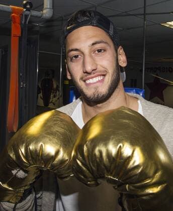Fußball, Fotoshooting mit Hakan Calhanoglu in Kölner Boxcenter Bayer Leverkusen 1. Fussball Bundesliga Saison 2015 2016 Koeln Deutschland Datum: 15.02.2016 Hakan Calhanoglu (Bayer Leverkusen)