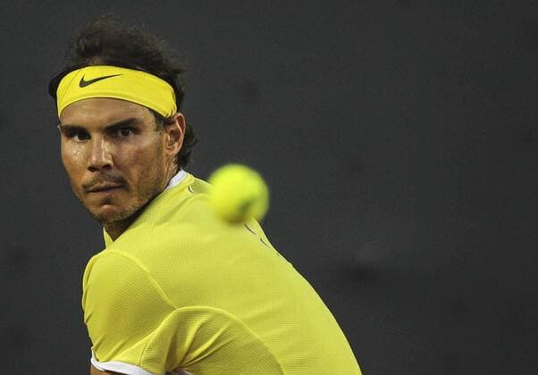 Spanish tennis player Rafael Nadal in action against his compatriot Nicolas Almagro during the Rio a Janeiro Tennis Open match held in Rio de Janeiro, Brazil, 18 February 2016. RIO DE JANEIRO TENNIS OPEN !ACHTUNG: NUR REDAKTIONELLE NUTZUNG!  BRA09 20160218-635914340950597812