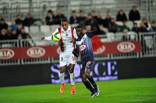 Fußball, Girondins Bordeaux - OGC Nizza Ricardo Barbosa (ogc) vs Maxime Poundje (gir) - Fussball Frankreich, Ligue 1, Girondins Bordeaux vs. OGC Nice - 19 02 2016 ThierryBreton Panoramic 
